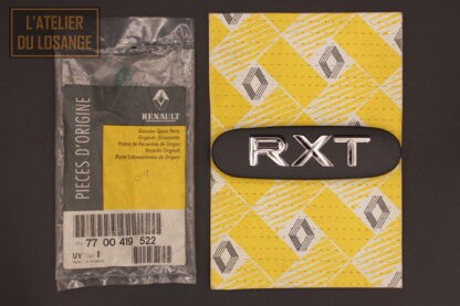 Monogramme RXT de porte avant gauche