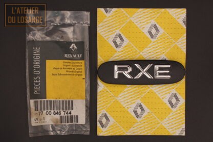 Monogramme RXE de porte avant gauche