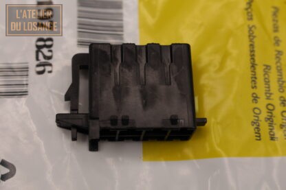 Connecteur femelle type A ISO pour faisceau d'autoradio – Image 2