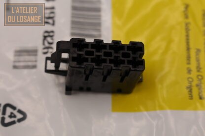 Connecteur femelle type A ISO pour faisceau d'autoradio – Image 3